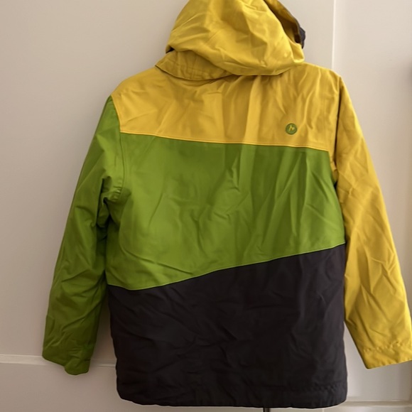 Marmot Ski/ snowboarding jacket - lots of pockets - Picture 5 of 6